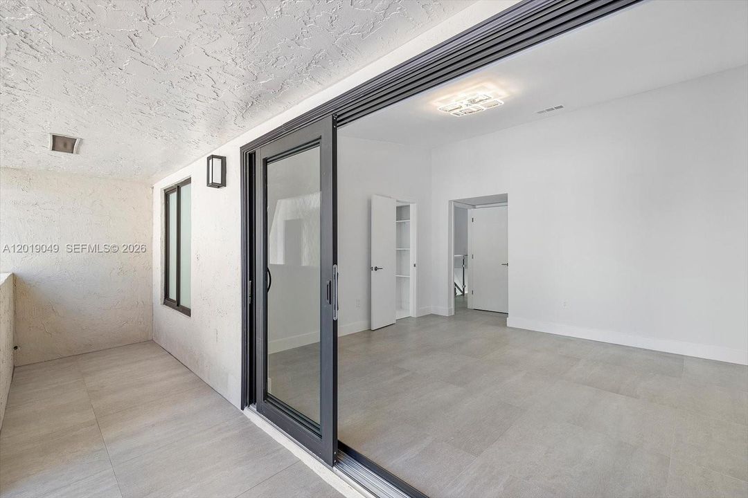 На продажу: $699,000 (3 спален, 2 ванн, 1590 Квадратных фут)