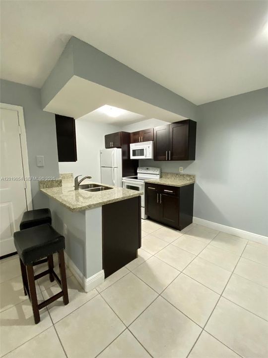 For Rent: $1,850 (1 beds, 1 baths, 588 Square Feet)