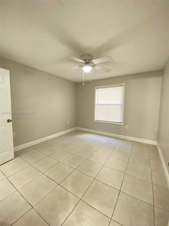 For Rent: $1,850 (1 beds, 1 baths, 588 Square Feet)