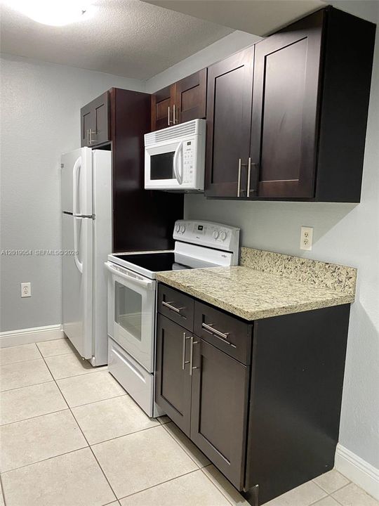 For Rent: $1,850 (1 beds, 1 baths, 588 Square Feet)