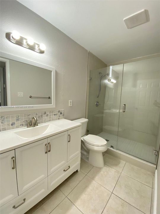 For Rent: $1,850 (1 beds, 1 baths, 588 Square Feet)