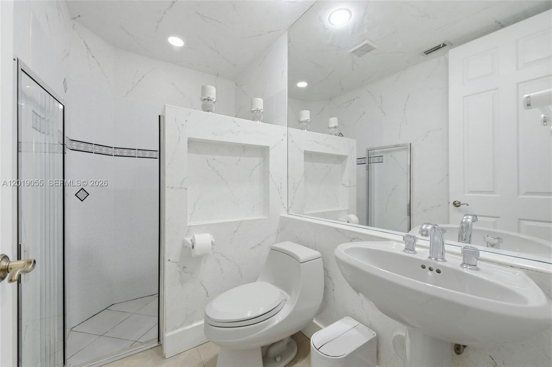For Sale: $2,200,000 (5 beds, 4 baths, 3756 Square Feet)