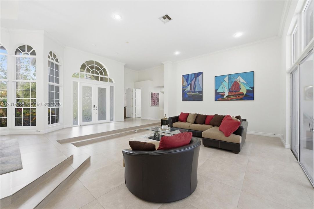 For Sale: $2,200,000 (5 beds, 4 baths, 3756 Square Feet)