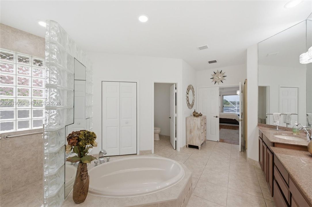 For Sale: $2,200,000 (5 beds, 4 baths, 3756 Square Feet)