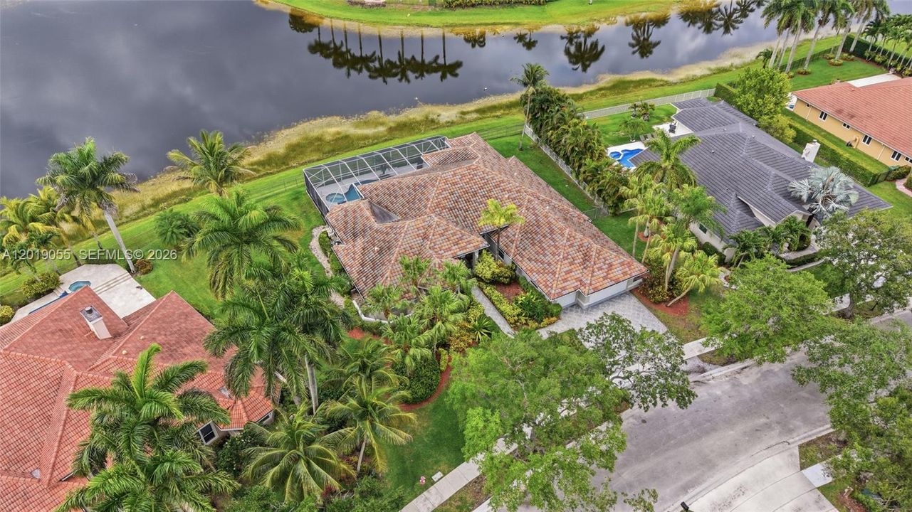 For Sale: $2,200,000 (5 beds, 4 baths, 3756 Square Feet)