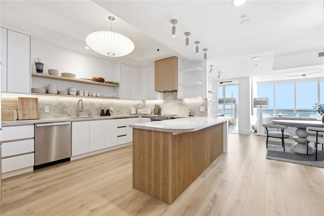 For Rent: $25,000 (2 beds, 2 baths, 1870 Square Feet)