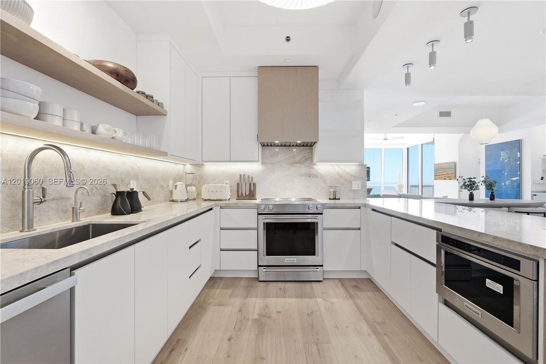 For Rent: $25,000 (2 beds, 2 baths, 1870 Square Feet)