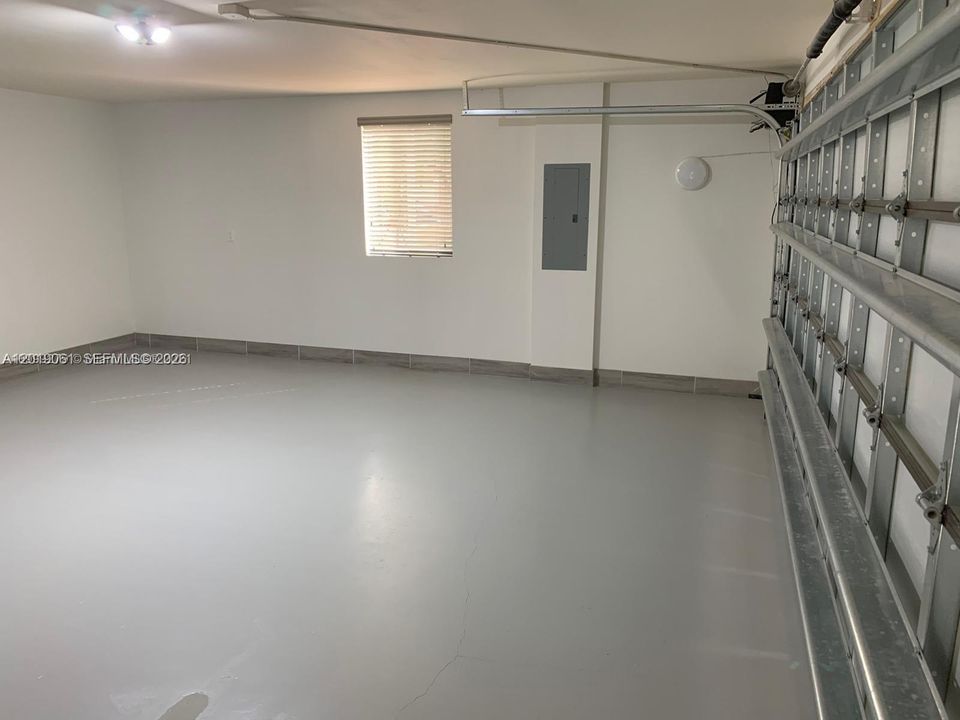 For Rent: $3,375 (3 beds, 3 baths, 1870 Square Feet)