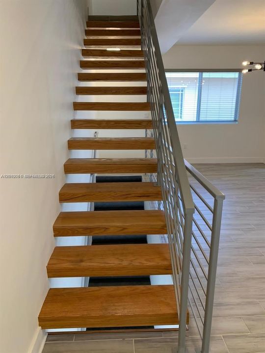 For Rent: $3,375 (3 beds, 3 baths, 1870 Square Feet)