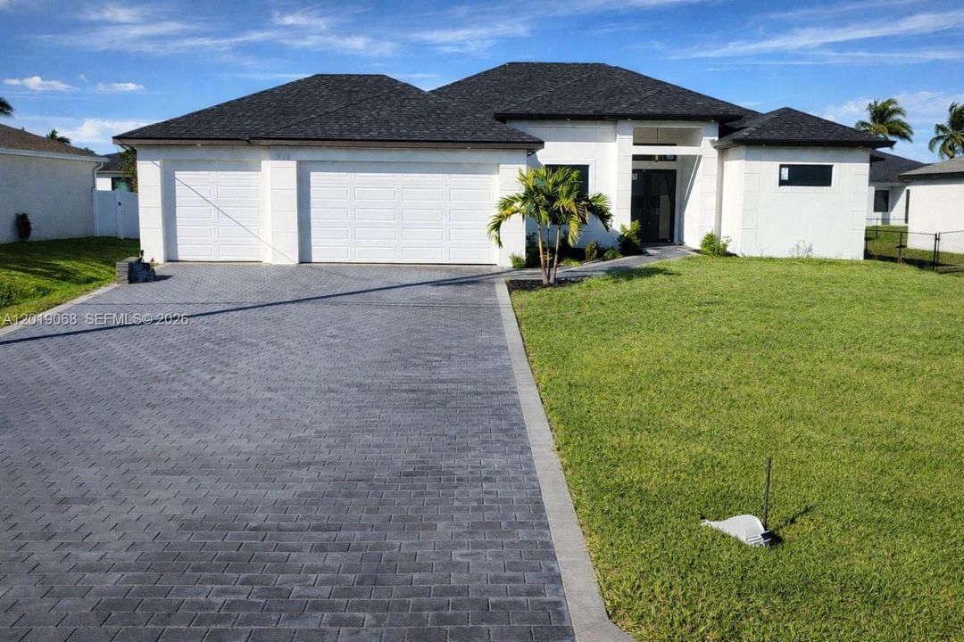 Recently Rented: $3,300 (3 beds, 2 baths, 1931 Square Feet)