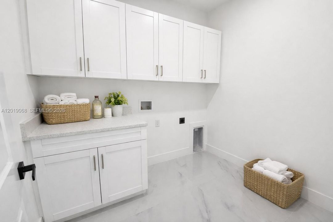 Recently Rented: $3,300 (3 beds, 2 baths, 1931 Square Feet)