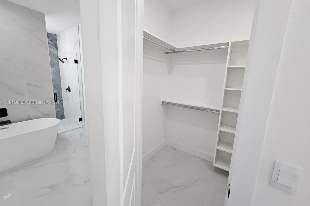 Recently Rented: $3,300 (3 beds, 2 baths, 1931 Square Feet)