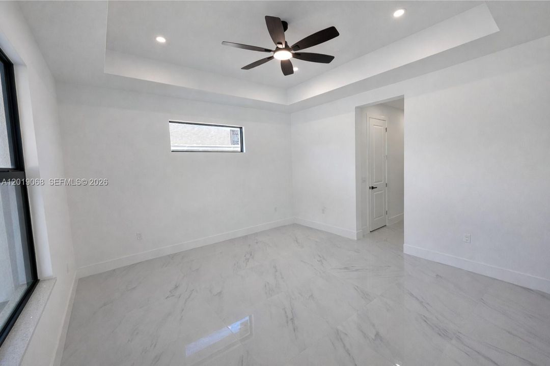 Recently Rented: $3,300 (3 beds, 2 baths, 1931 Square Feet)