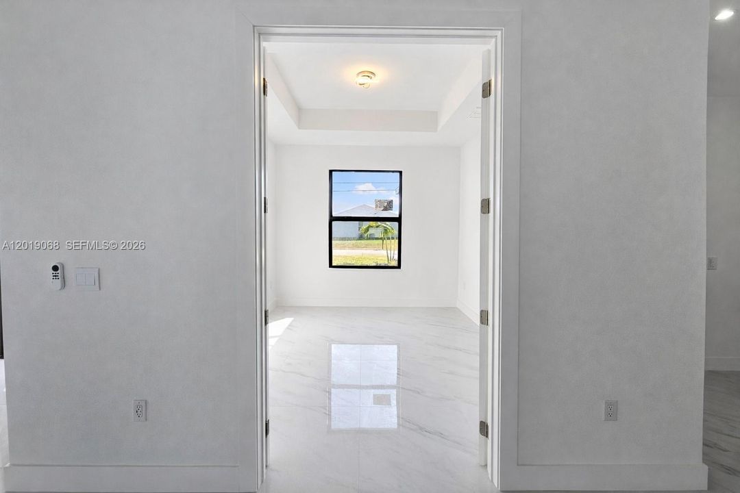 Recently Rented: $3,300 (3 beds, 2 baths, 1931 Square Feet)
