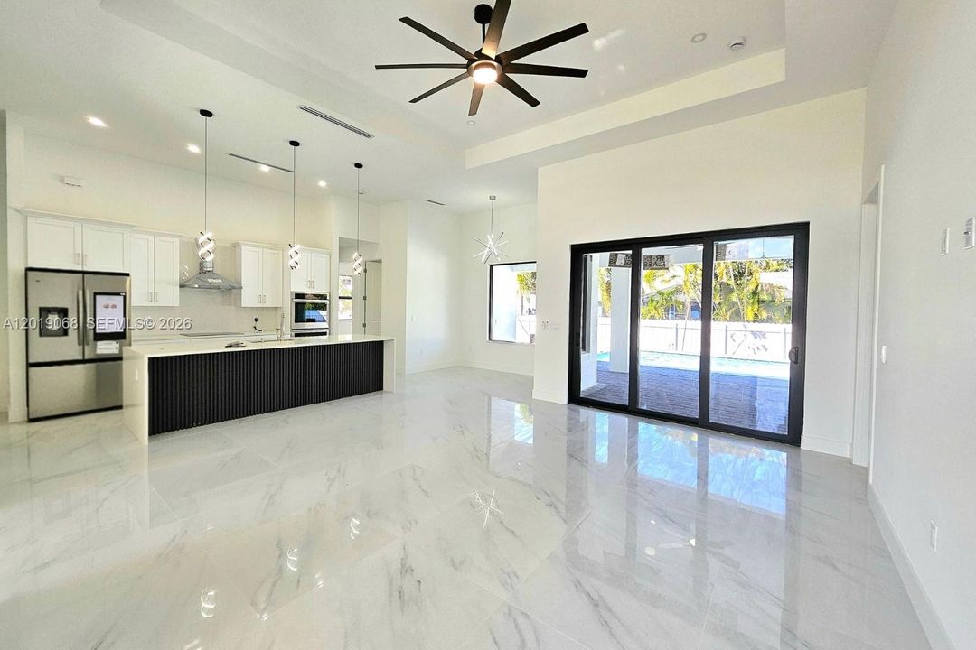 Recently Rented: $3,300 (3 beds, 2 baths, 1931 Square Feet)