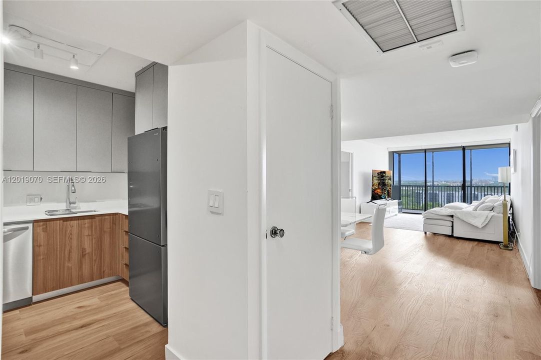 En Venta: $425,000 (2 camas, 2 baños, 1157 Pies cuadrados)