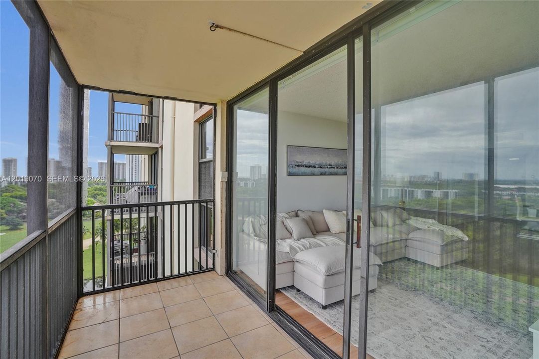 En Venta: $425,000 (2 camas, 2 baños, 1157 Pies cuadrados)