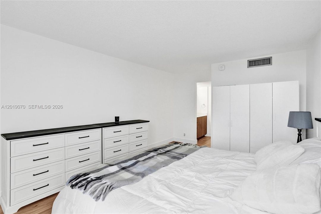 En Venta: $425,000 (2 camas, 2 baños, 1157 Pies cuadrados)