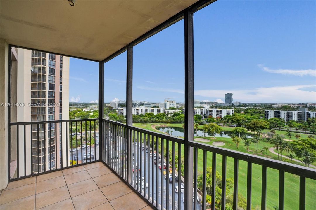 En Venta: $425,000 (2 camas, 2 baños, 1157 Pies cuadrados)