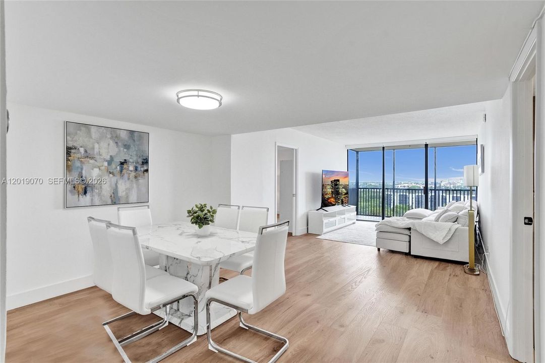 En Venta: $425,000 (2 camas, 2 baños, 1157 Pies cuadrados)
