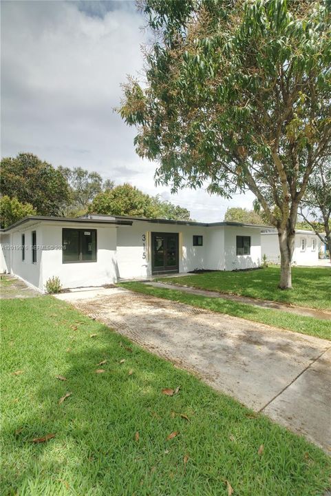 For Rent: $4,500 (4 beds, 3 baths, 1714 Square Feet)
