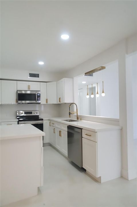 For Rent: $4,500 (4 beds, 3 baths, 1714 Square Feet)