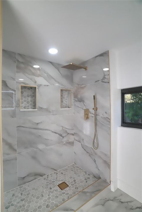 For Rent: $4,500 (4 beds, 3 baths, 1714 Square Feet)