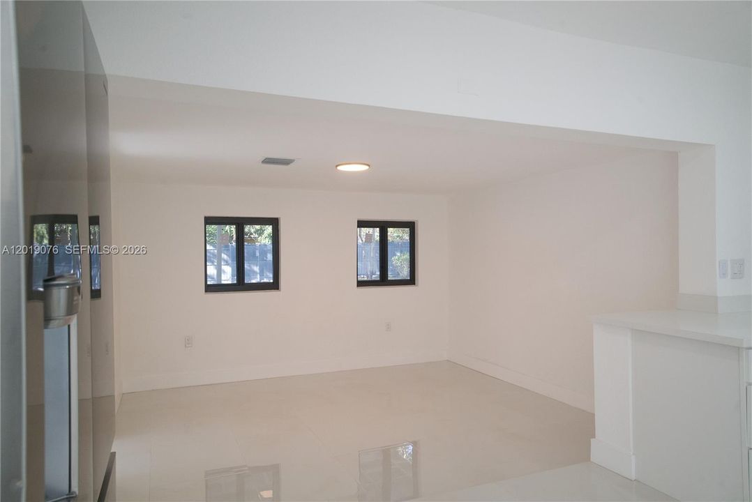 For Rent: $4,500 (4 beds, 3 baths, 1714 Square Feet)