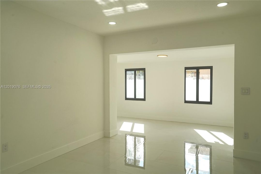 For Rent: $4,500 (4 beds, 3 baths, 1714 Square Feet)