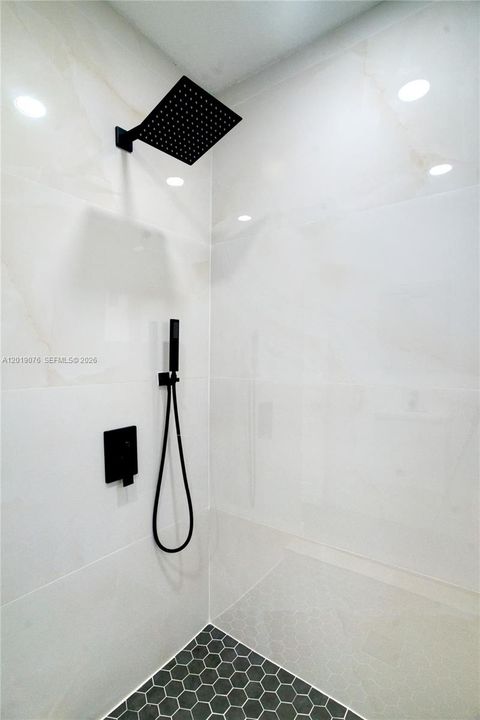 For Rent: $4,500 (4 beds, 3 baths, 1714 Square Feet)