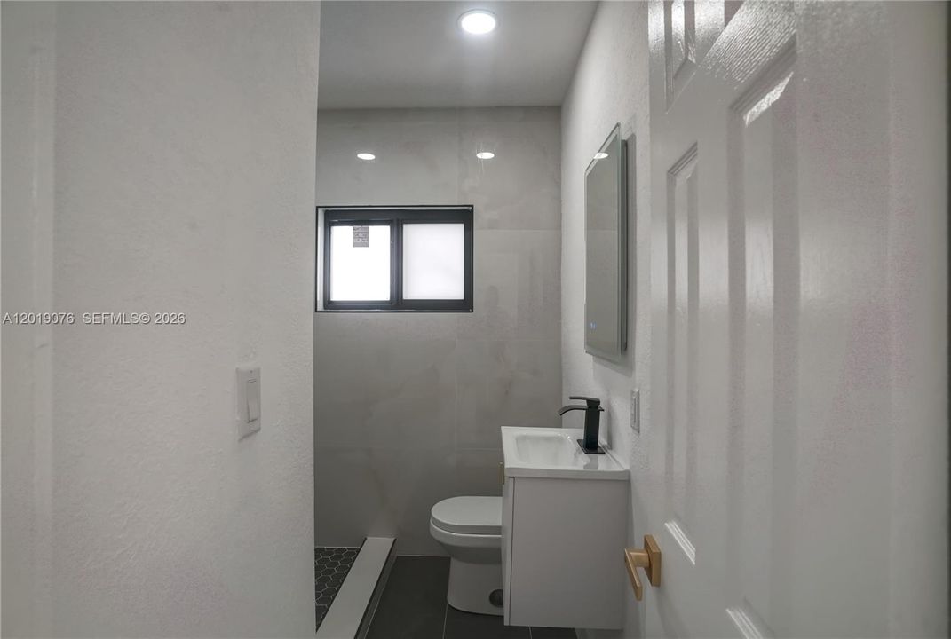 For Rent: $4,500 (4 beds, 3 baths, 1714 Square Feet)