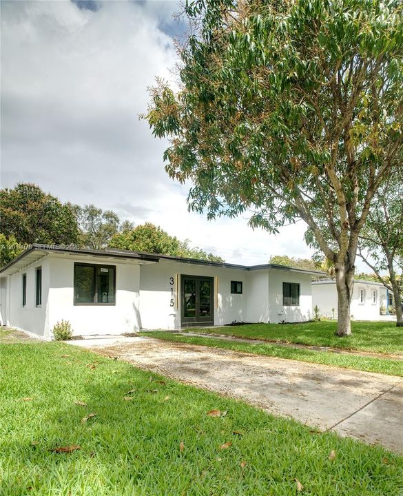 For Rent: $4,500 (4 beds, 3 baths, 1714 Square Feet)