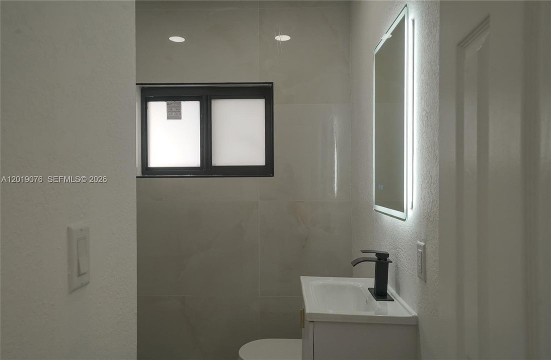 For Rent: $4,500 (4 beds, 3 baths, 1714 Square Feet)
