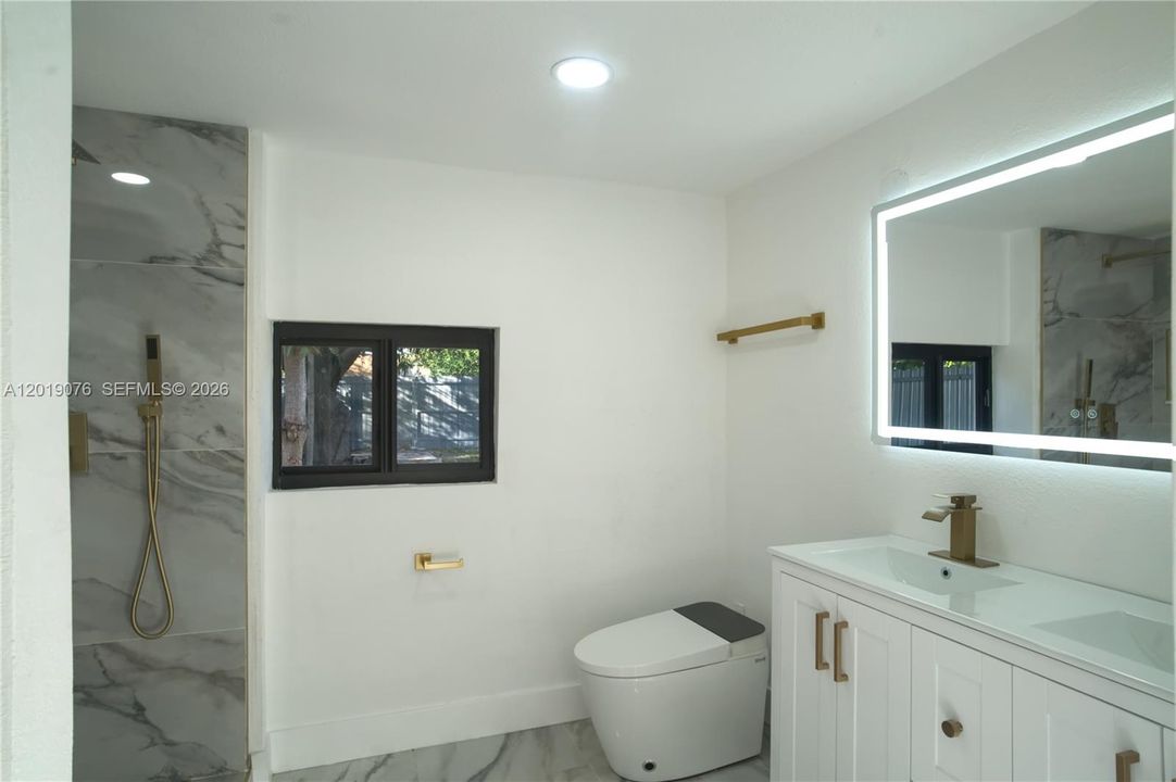 For Rent: $4,500 (4 beds, 3 baths, 1714 Square Feet)