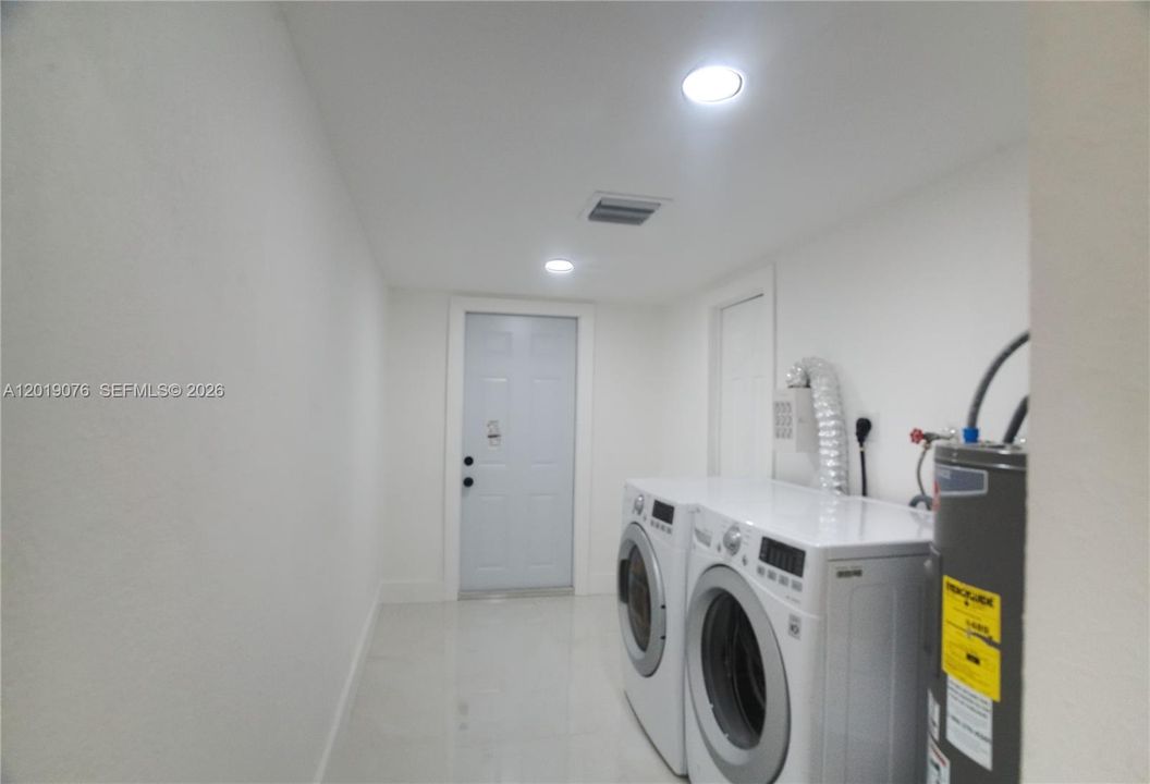 For Rent: $4,500 (4 beds, 3 baths, 1714 Square Feet)