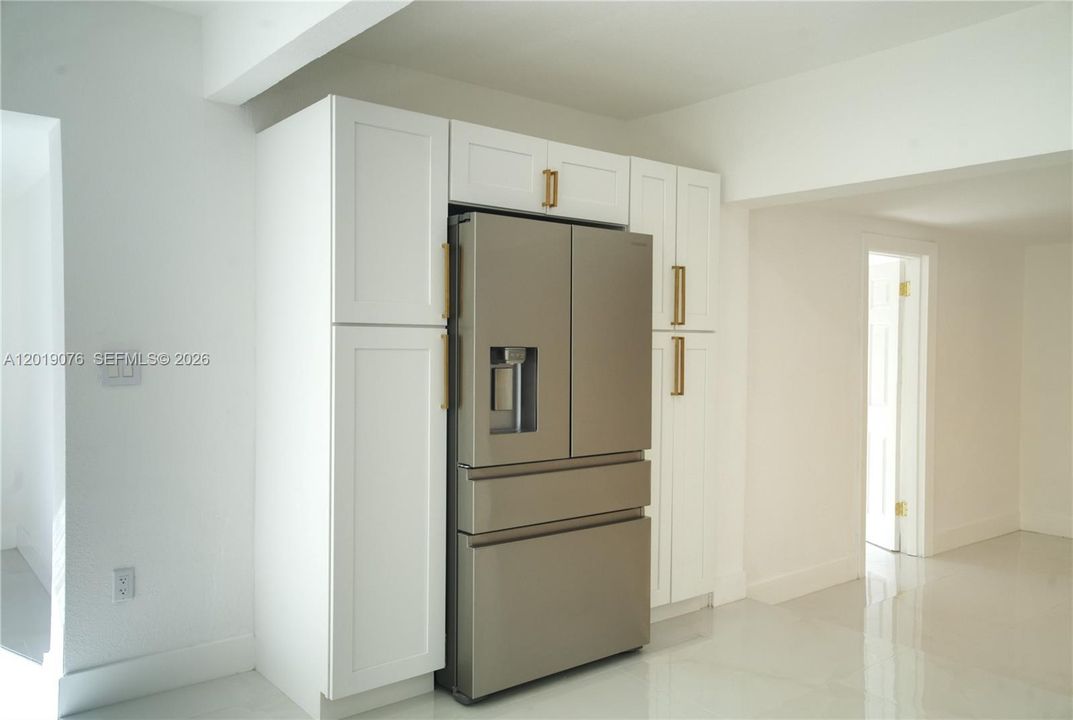 For Rent: $4,500 (4 beds, 3 baths, 1714 Square Feet)