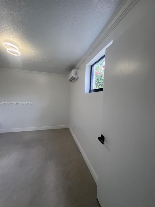 Active With Contract: $6,300 (3 beds, 2 baths, 1547 Square Feet)