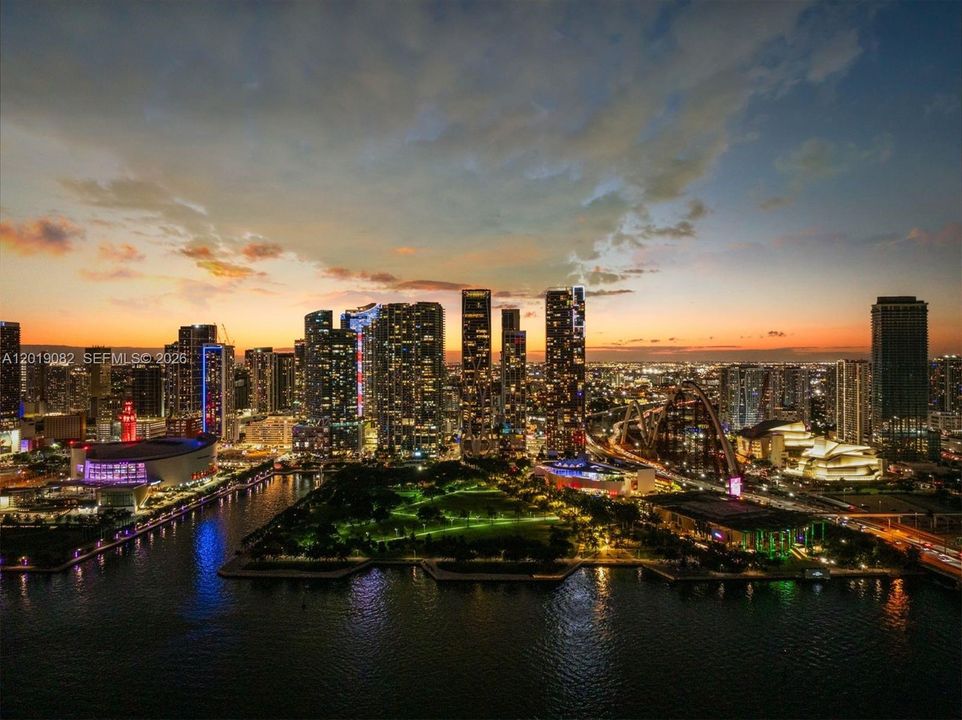 На продажу: $23,800,000 (6 спален, 6 ванн, 10388 Квадратных фут)