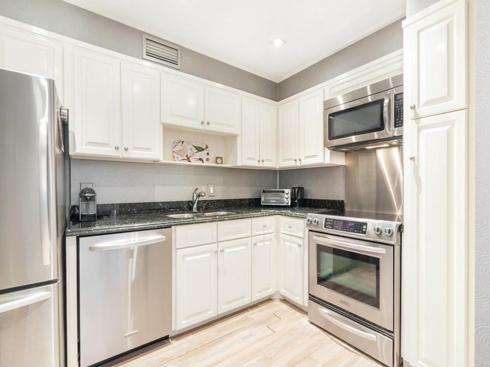 Fully equipped kitchen