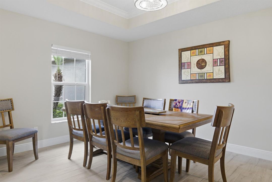 2 Dining Rm