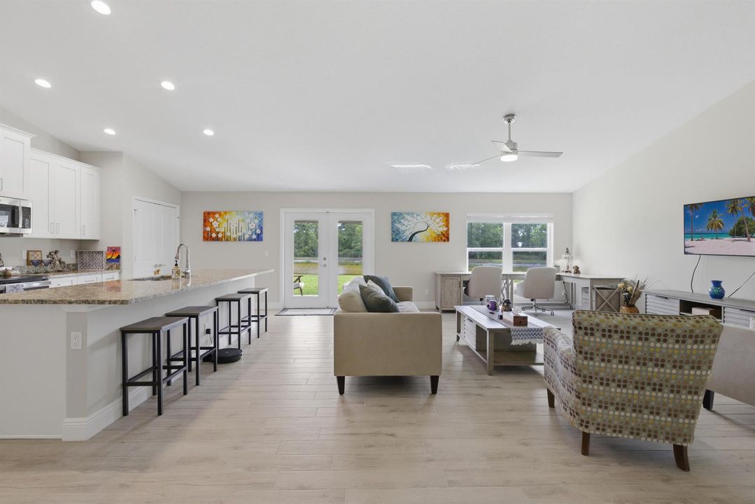 6 Living Rm