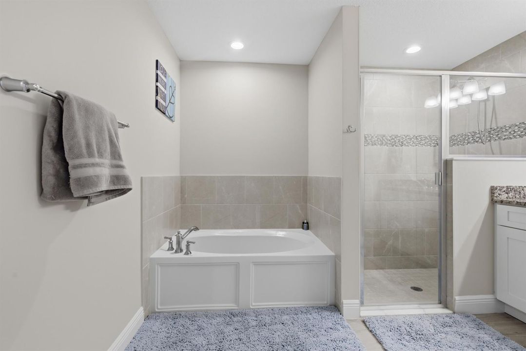 33 Master Bath
