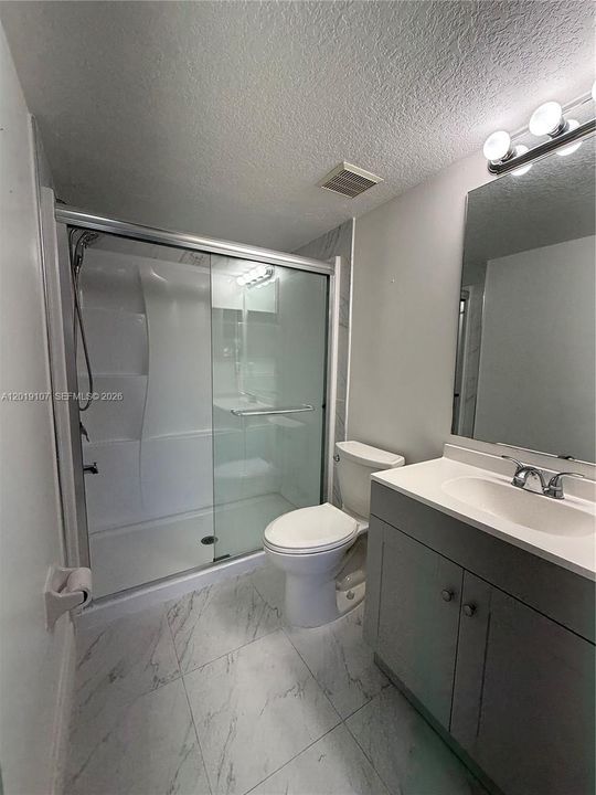 En Venta: $199,900 (2 camas, 2 baños, 822 Pies cuadrados)