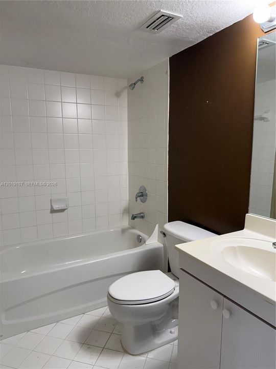 En Venta: $199,900 (2 camas, 2 baños, 822 Pies cuadrados)