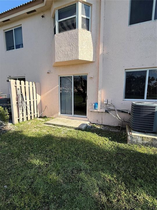 En Venta: $199,900 (2 camas, 2 baños, 822 Pies cuadrados)