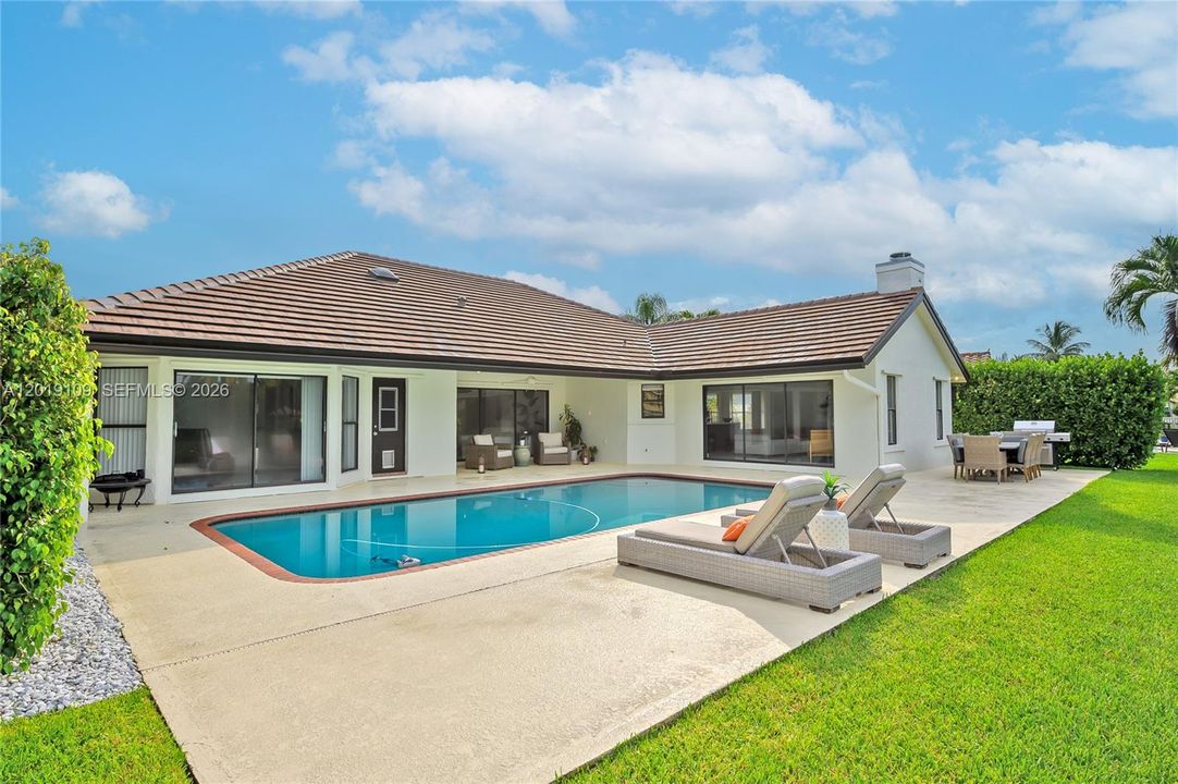 For Rent: $8,000 (4 beds, 2 baths, 2467 Square Feet)