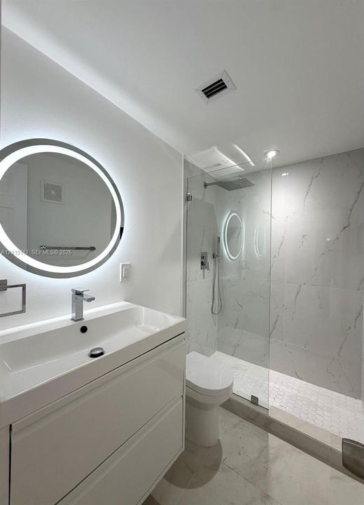 Master BedroomBathroom master