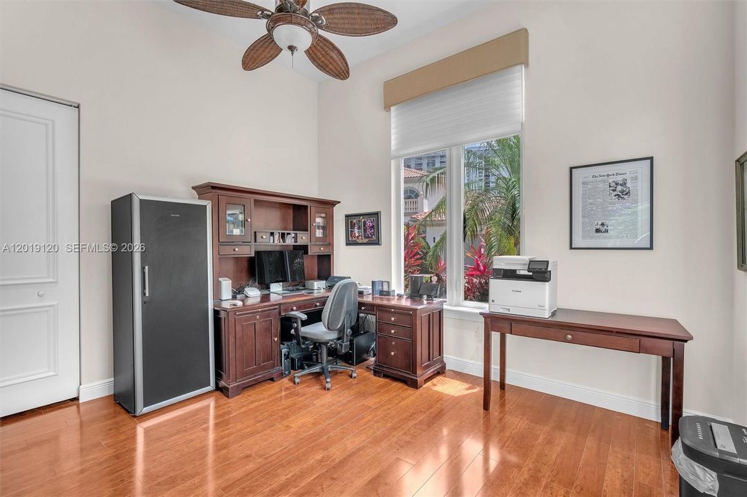 For Rent: $16,000 (6 beds, 5 baths, 5224 Square Feet)