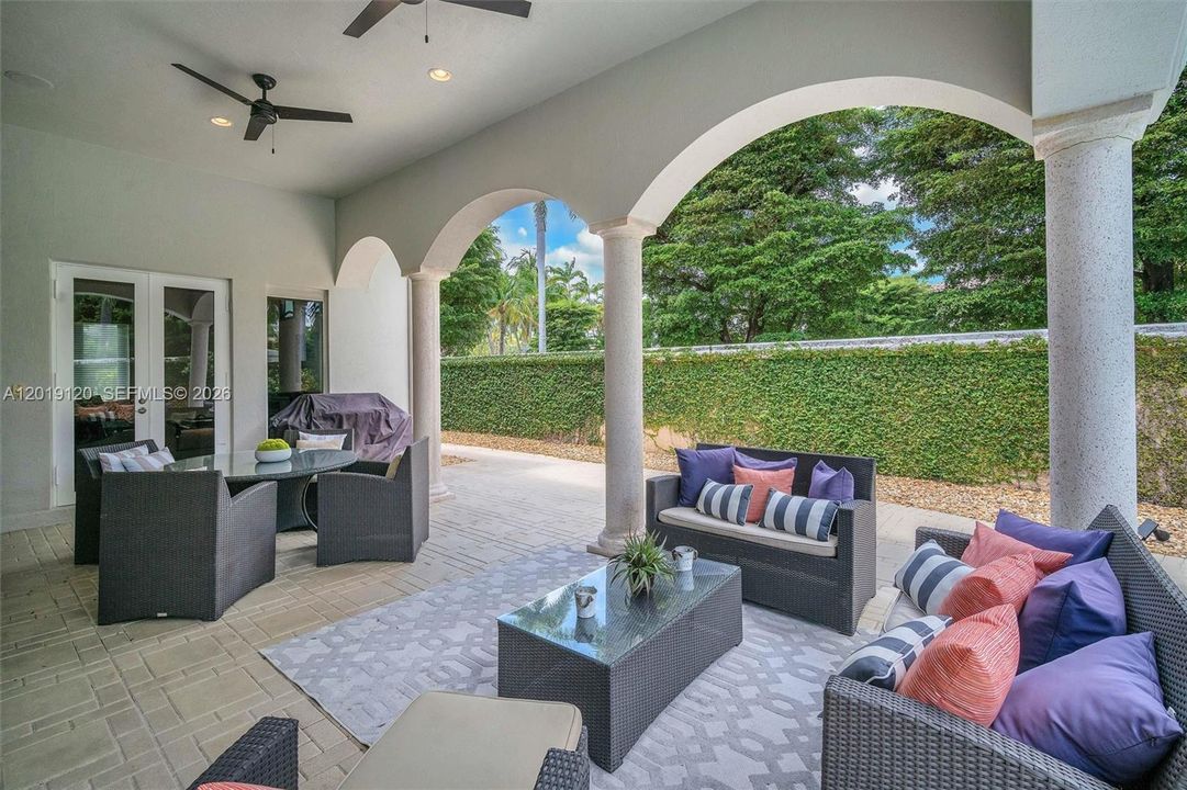 For Rent: $16,000 (6 beds, 5 baths, 5224 Square Feet)