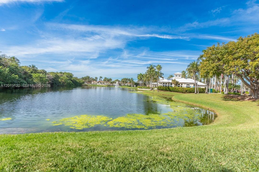 For Rent: $16,000 (6 beds, 5 baths, 5224 Square Feet)